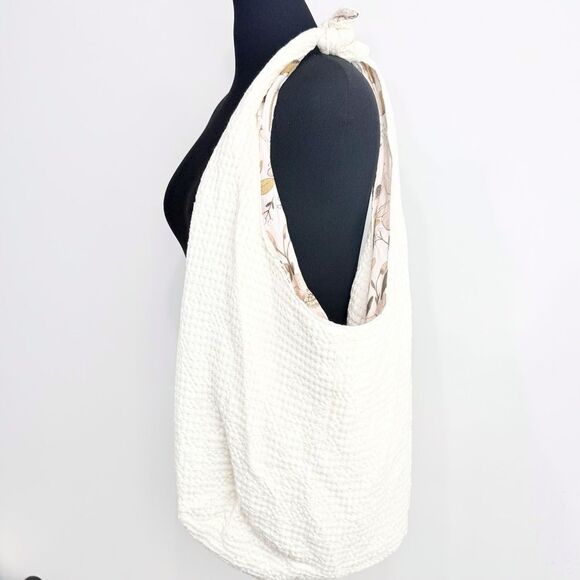 Baggagean and Co. Pink Floral Cream Waffle Knit Soft Reversible Fabric Hobo Bag - Picture 4 of 16